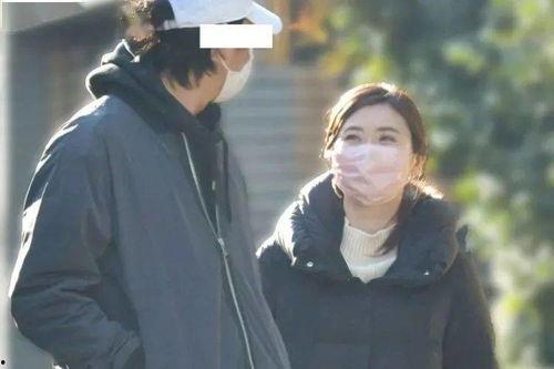 国外男友吃瓜,国外男友的神秘生活揭秘